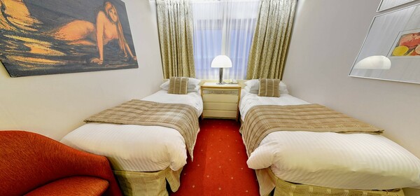 Fred Olsen Balmoral - Superior Ocean View, C.jpg